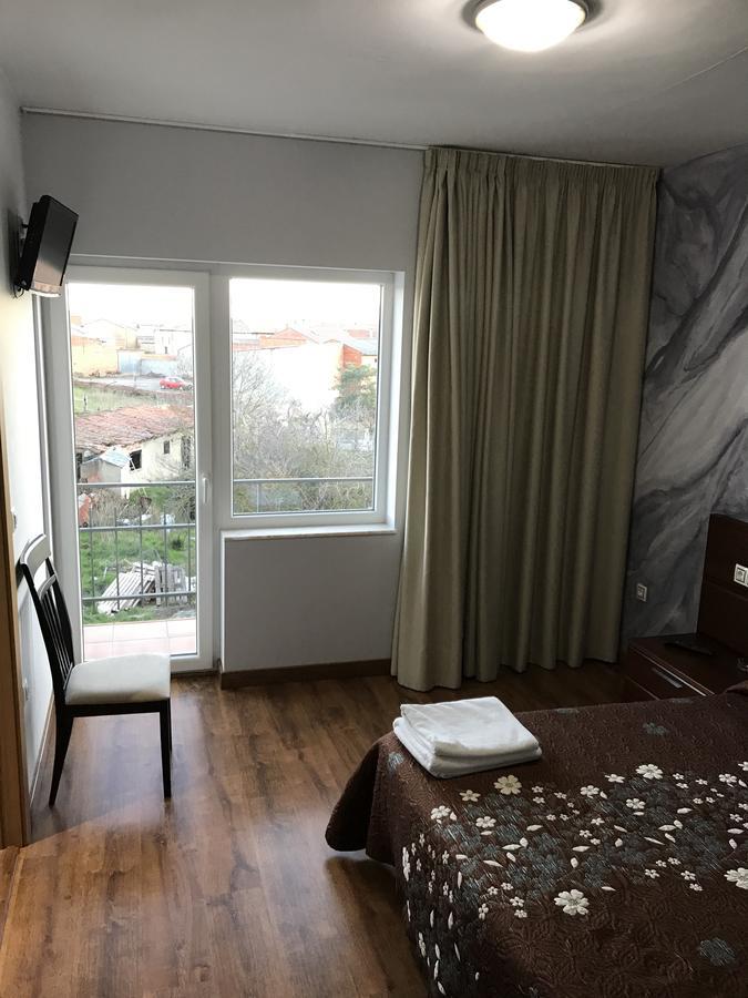 Hostal Juli San Justo de la Vega Exterior photo